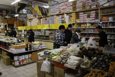 Hàng Tết trong lòng những người Việt xa quê hương