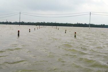 Quảng Nam mưa trắng trời, cảnh báo lũ quét và ngập úng