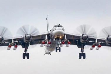 Phi cơ chiến lược Nga ồ ạt xuất kích, Ukraine báo động đỏ toàn quốc