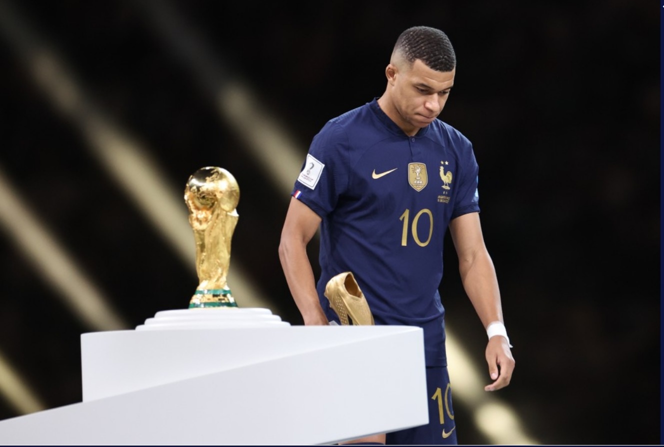 Tội nghiệp nhất sau chung kết World Cup là... chiếc huy chương bạc - 3