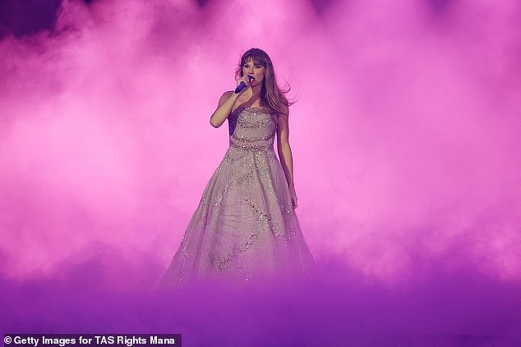 Taylor Swift sắp mang lại 1 tỷ bảng cho Anh - 2 Taylor Swift sắp mang lại 1 tỷ bảng cho Anh - 2