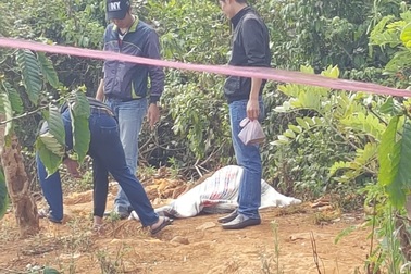 Phát hiện thi thể người đàn ông bên khẩu súng tự chế