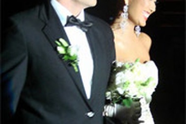 Đám cưới ấm cúng của Phi Thanh Vân 