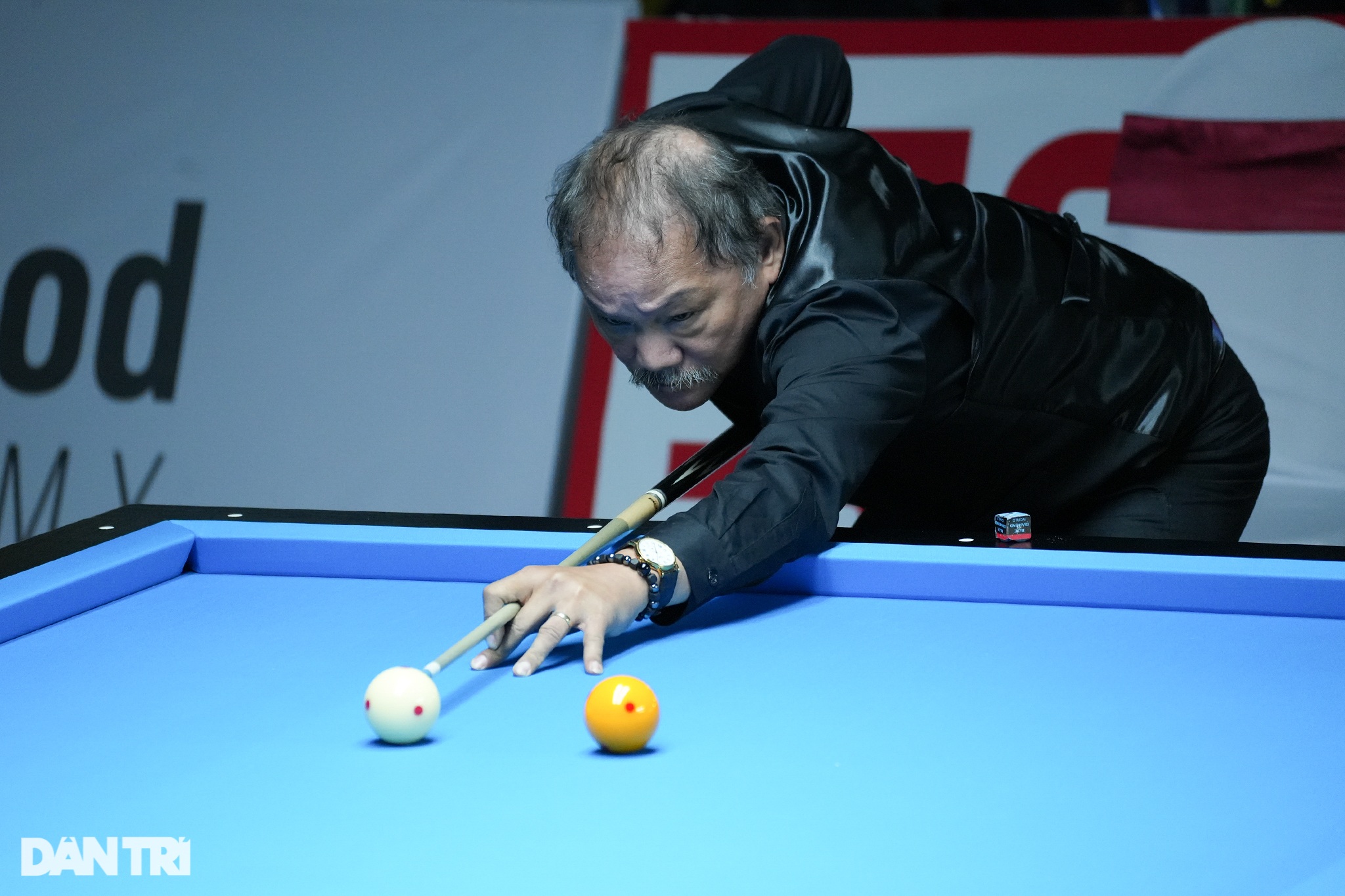 Khoảnh khắc huyền thoại Efren Reyes thua cơ thủ top 3 thế giới của Việt Nam - 2 Khoảnh khắc huyền thoại Efren Reyes thua cơ thủ top 3 thế giới của Việt Nam - 2