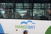 Buýt nhanh BRT trong những ngày giao thông cận Tết "căng như dây đàn"