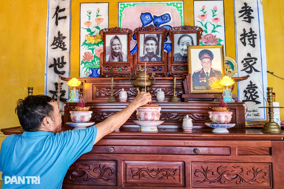 Chuyện ở làng có 5 vị tướng, 503 liệt sĩ, hơn 100 Mẹ Việt Nam anh hùng - 5 Chuyện ở làng có 5 vị tướng, 503 liệt sĩ, hơn 100 Mẹ Việt Nam anh hùng - 5