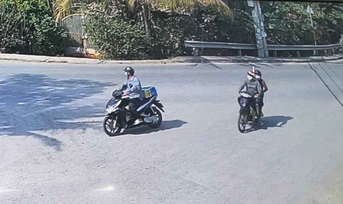 Tên cướp với độc chiêu ve sầu thoát xác - 4 Tên cướp với độc chiêu ve sầu thoát xác - 4