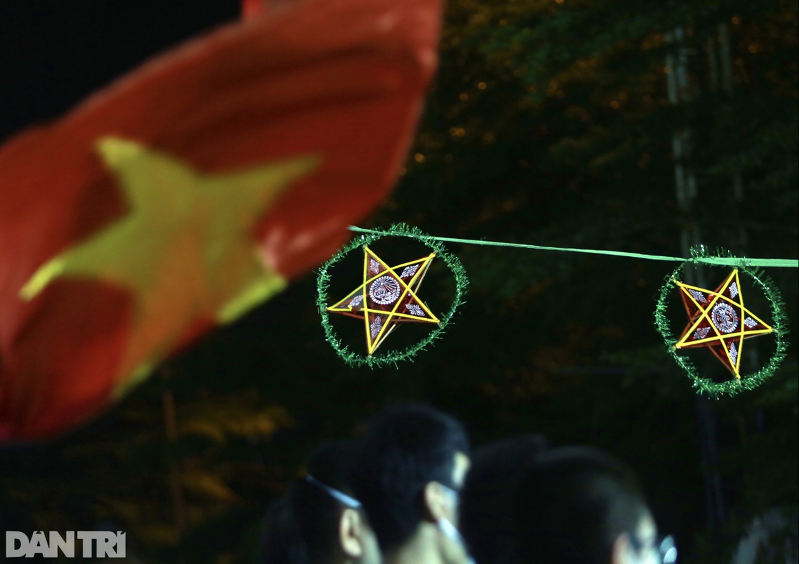 Trung thu đặc biệt cho trẻ em mắc Covid-19 tại Bệnh viện dã chiến ở TPHCM - 11 Trung thu đặc biệt cho trẻ em mắc Covid-19 tại Bệnh viện dã chiến ở TPHCM - 11
