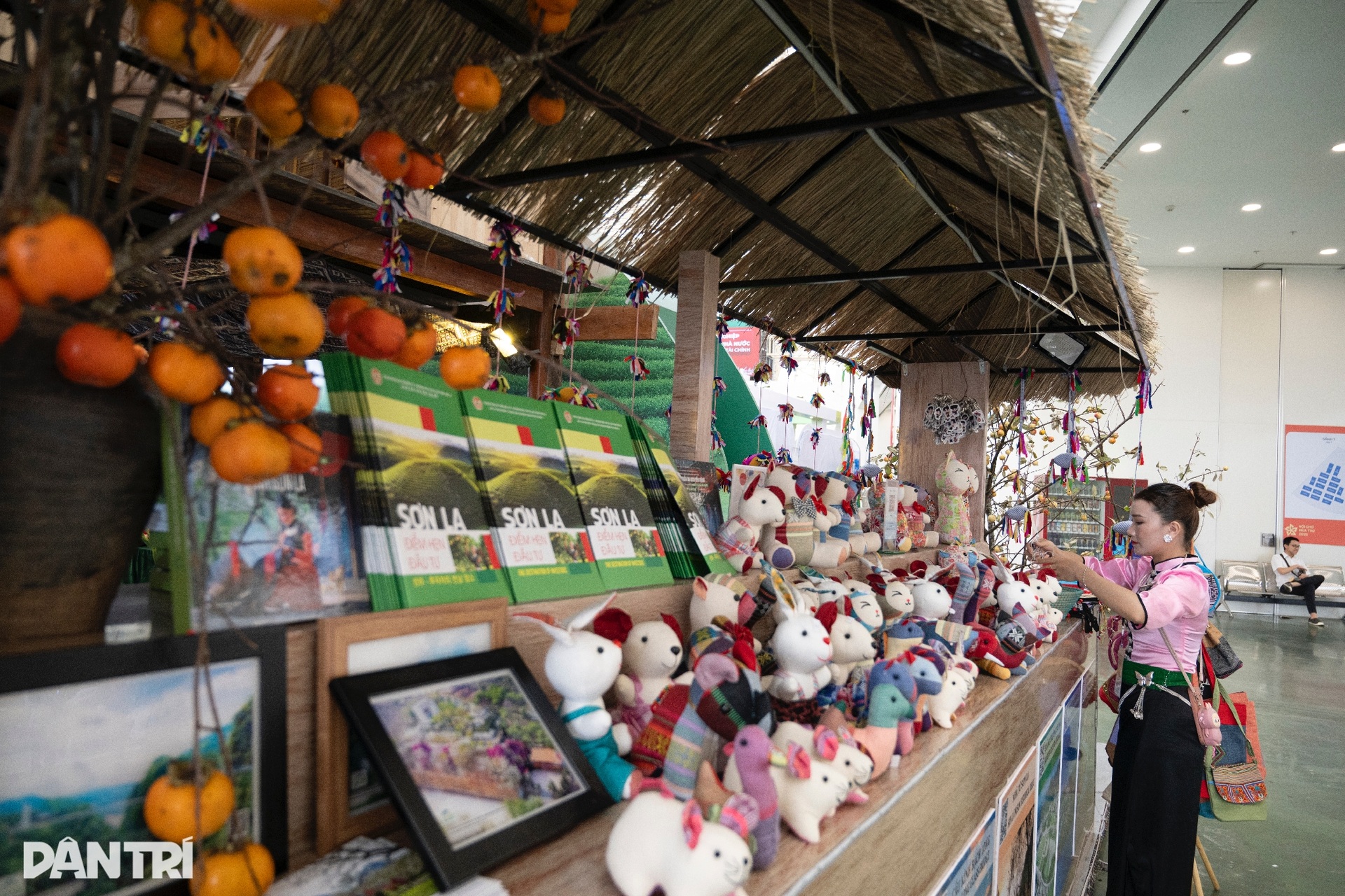 Warna-warna Barat Laut menonjol di ruang Pameran Musim Gugur - 7 Sắc màu Tây Bắc nổi bật giữa không gian Hội chợ Mùa Thu - 7