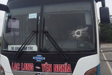 Một lái xe bị thương vì bị ném đá trên cao tốc Hà Nội - Hải Phòng