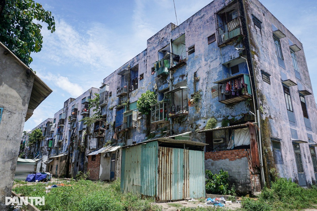Chung cư hết hạn sử dụng 3 năm, 2.000 người vẫn chờ phương án di dời - 1 Chung cư hết hạn sử dụng 3 năm, 2.000 người vẫn chờ phương án di dời - 1
