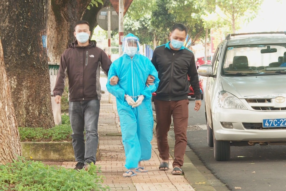 34 năm trốn trại giam lấy vợ, sinh con vẫn không thoát tội - 1 34 năm trốn trại giam lấy vợ, sinh con vẫn không thoát tội - 1