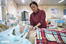 Người cha cụt chân bị đột quỵ, 4 con thơ ngơ ngác, vợ nghèo cầu cứu