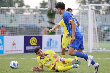 Khai mạc giải bóng đá phong trào thu hút nhiều cựu cầu thủ chuyên nghiệp