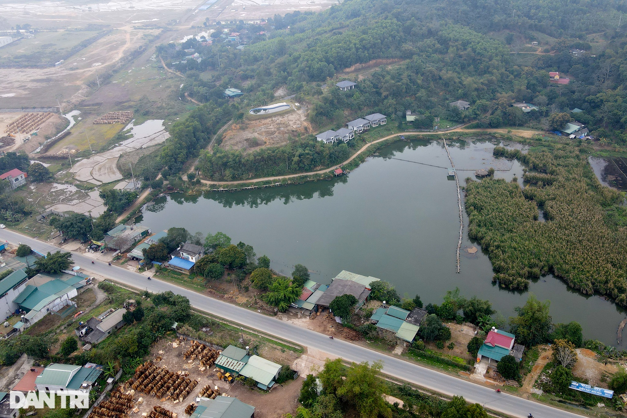 Cận cảnh những dự án ma có biệt thự nghỉ dưỡng sang chảnh ở Hòa Bình - 18 Cận cảnh những dự án ma có biệt thự nghỉ dưỡng sang chảnh ở Hòa Bình - 18