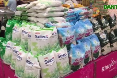 Siêu thị Co.opmart tạm ngừng bán gạo Sakura
