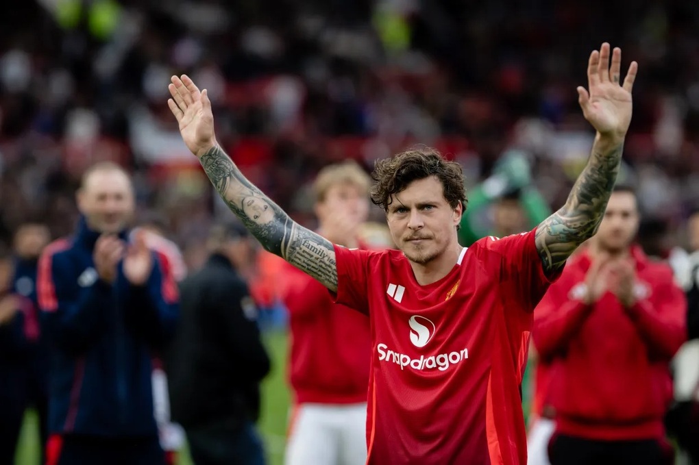 Man Utd និយាយលាតារា៣រូបផ្ដោតលើការត្រៀមខ្លួនសម្រាប់រដូវកាលថ្មី - ១ Man Utd chia tay 3 ngôi sao, dồn lực chuẩn bị cho mùa giải mới - 1