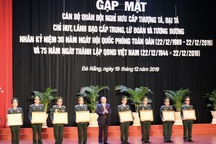 28 tướng tá quân đội nhận Huân chương Bảo vệ Tổ quốc