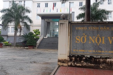 Vụ bắt thanh tra viên Sở Nội vụ: Nữ nhân viên trường học xin thôi việc