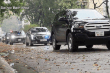 Dàn xe đặc chủng hộ tống Ngoại trưởng Mỹ trên đường phố Hà Nội