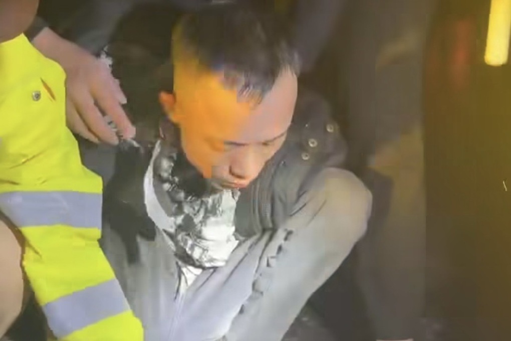 Nghi phạm hiếp dâm bị bắt trên đường trốn chạy - 1