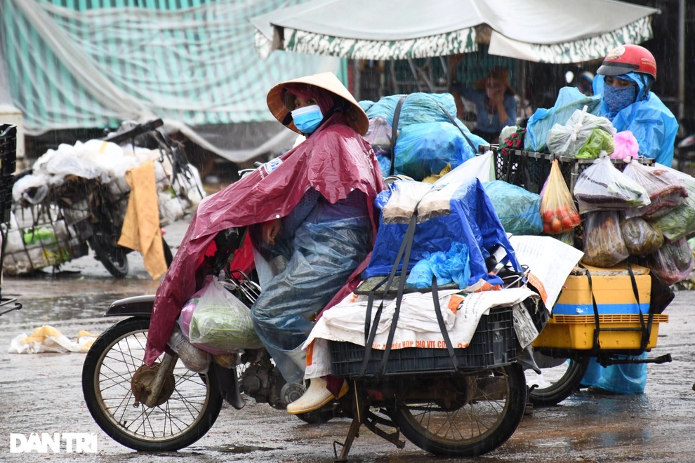 Một tài xế nghi mắc Covid-19, cả chợ lo lắng chờ test SARS-CoV-2 - 2