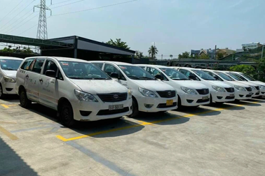 Ô tô cho thuê "cháy hàng" dịp lễ 30/4-1/5 dù giá tăng tiền triệu