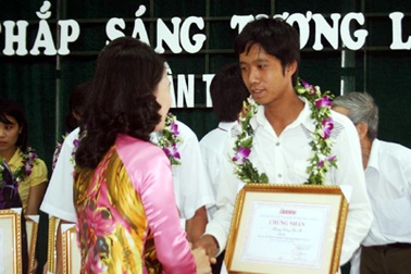 Cậu phu hồ và ký ức “Gót buồn tuổi thơ”