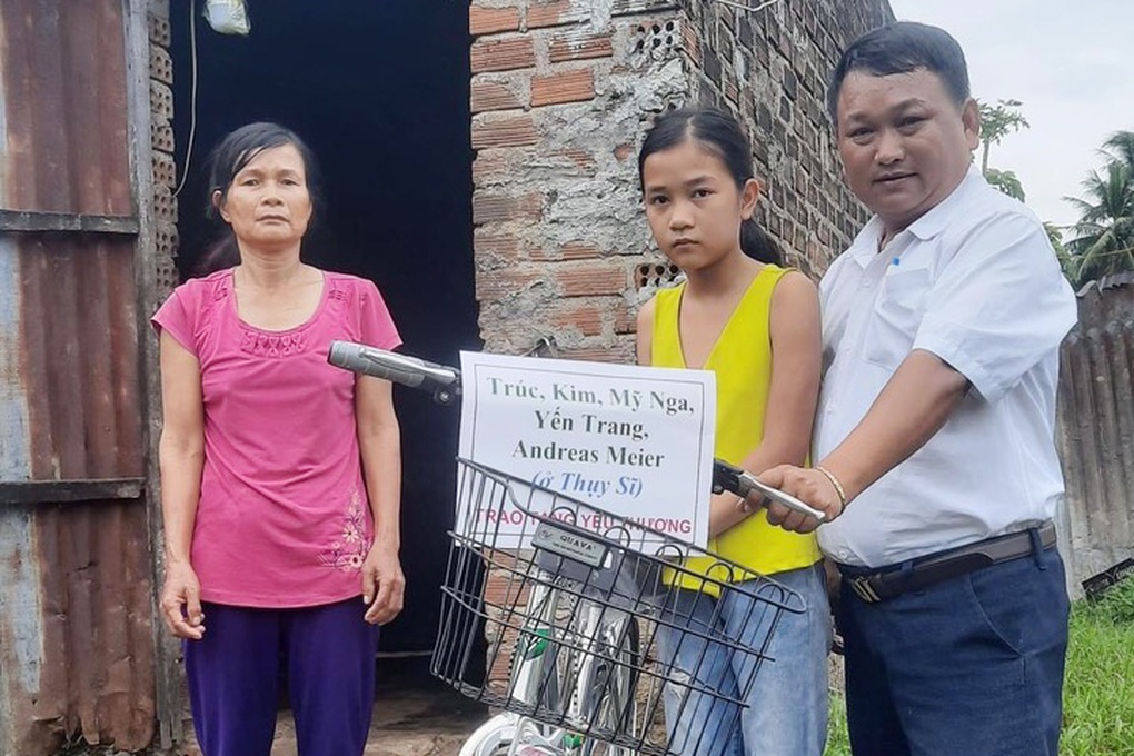 Những giáo viên nặng lòng với sự nghiệp trồng người ở vùng cao - 1 Những giáo viên nặng lòng với sự nghiệp trồng người ở vùng cao - 1