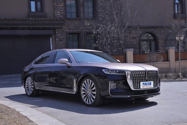 Mẫu xe "lẩu thập cẩm" của Trung Quốc chính thức có mặt trên thị trường