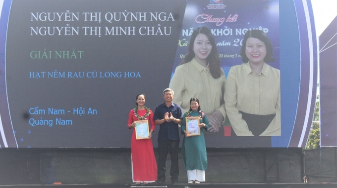 Tỉnh công nhận và trao giải cho các ý tưởng, dự án khởi nghiệp sáng tạo năm 2023. Ảnh TH