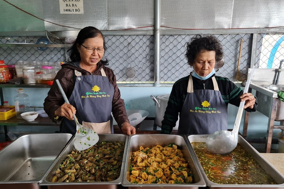 Bữa cơm 0 đồng dành cho hàng trăm người dân vùng cao Đắk Nông - 4 Bữa cơm 0 đồng dành cho hàng trăm người dân vùng cao Đắk Nông - 4