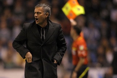 Chủ tịch Barca xem thường tài năng của Mourinho