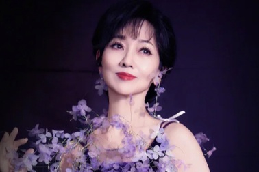 Mỹ nhân màn ảnh Hong Kong một thời Triệu Nhã Chi vất vả mưu sinh ở tuổi 71