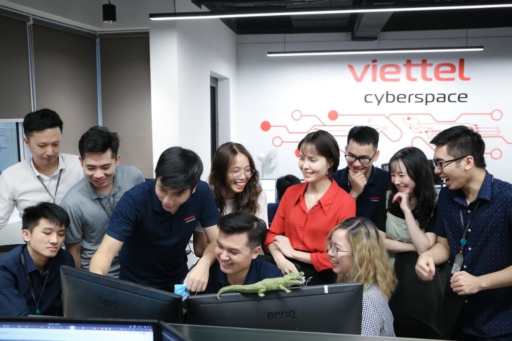 Viettel: Phá bỏ rào cản cho nữ giới trong lĩnh vực công nghệ cao - 2 Viettel: Phá bỏ rào cản cho nữ giới trong lĩnh vực công nghệ cao - 2