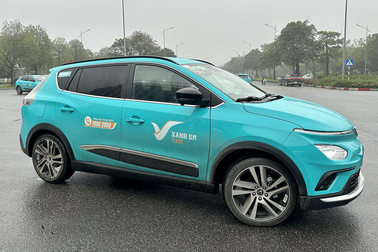 Taxi thuần điện chính thức vận hành tại Việt Nam, giá từ 14.000 đồng/km