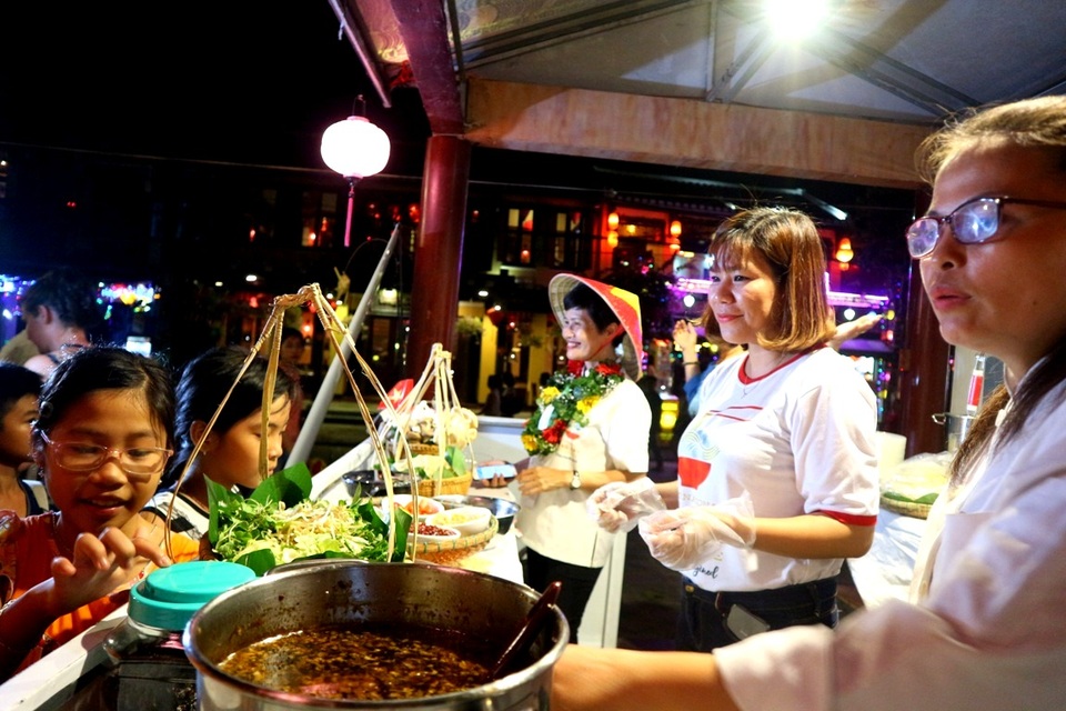 Hội An mở lại các hoạt động vui chơi, giải trí về đêm - 2 Hội An mở lại các hoạt động vui chơi, giải trí về đêm - 2