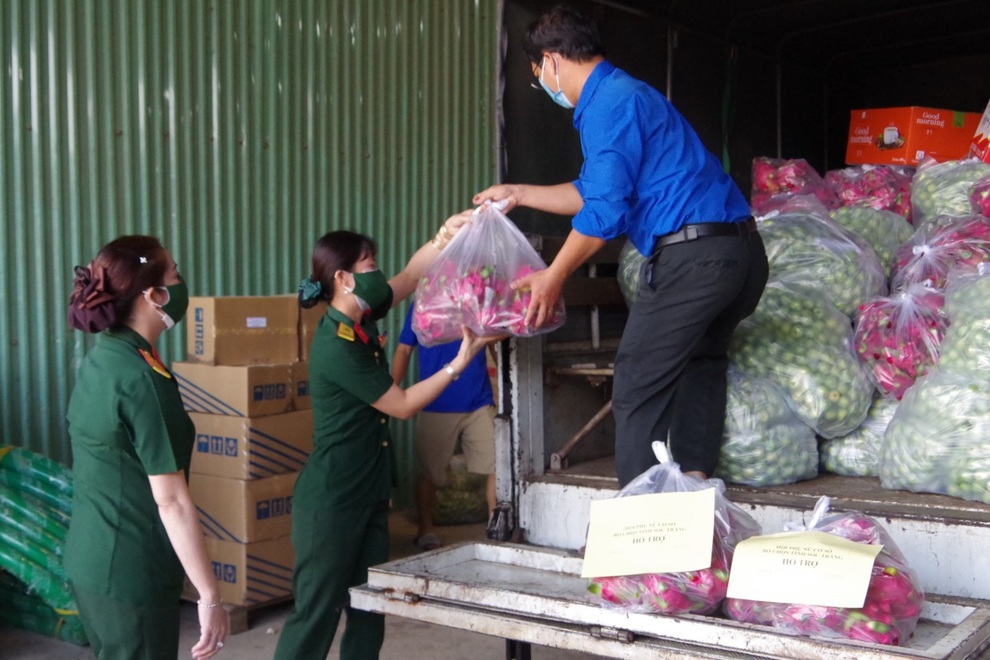 Tấm lòng người dân Sóc Trăng với đồng bào TPHCM, người ở khu cách ly - 2 Tấm lòng người dân Sóc Trăng với đồng bào TPHCM, người ở khu cách ly - 2