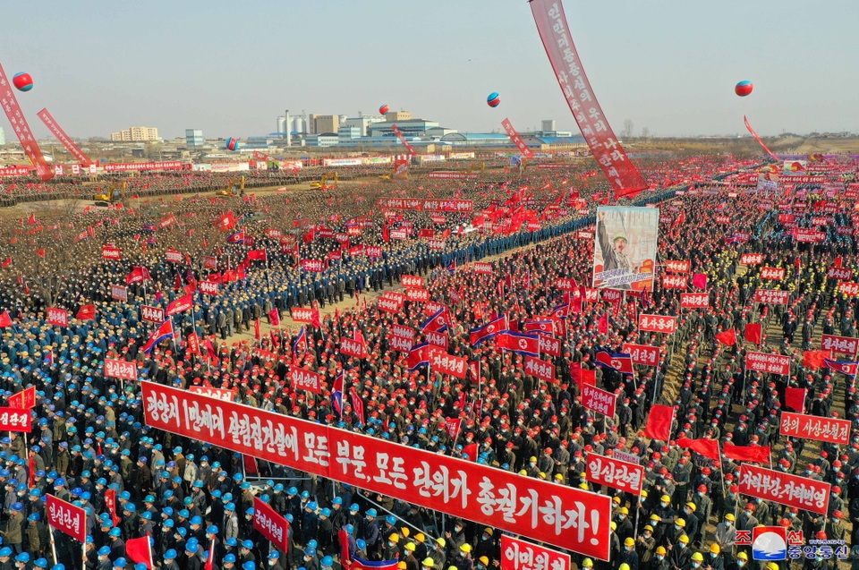 Ông Kim Jong-un khởi công dự án 10.000 căn hộ cho dân - 5 Ông Kim Jong-un khởi công dự án 10.000 căn hộ cho dân - 5