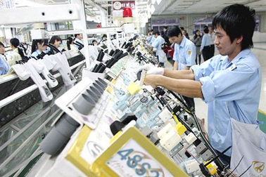 Ông lớn ngoại chơi sân riêng: Doanh nghiệp Việt đứng vòng ngoài