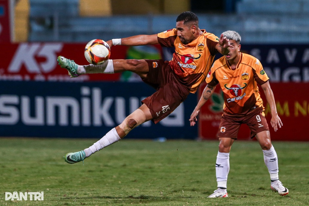 Tuấn Hải và Văn Quyết ghi bàn, Hà Nội FC đánh bại HAGL - 4 Tuấn Hải và Văn Quyết ghi bàn, Hà Nội FC đánh bại HAGL - 4