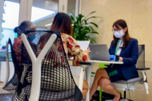 Theo chân khách hàng đi "đòi" tiền bảo hiểm Manulife