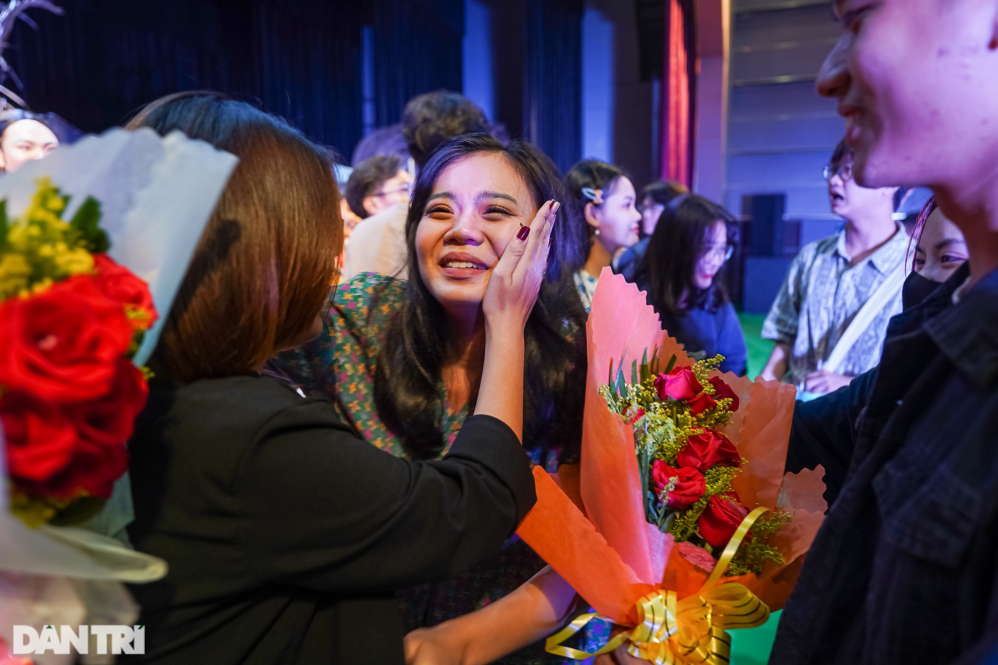 Bất ngờ khoảnh khắc: Khi sinh viên làm kịch chuyên nghiệp - 17