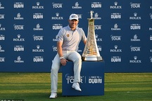 Tay golf 47 tuổi gây sốc khi vô địch Race to Dubai