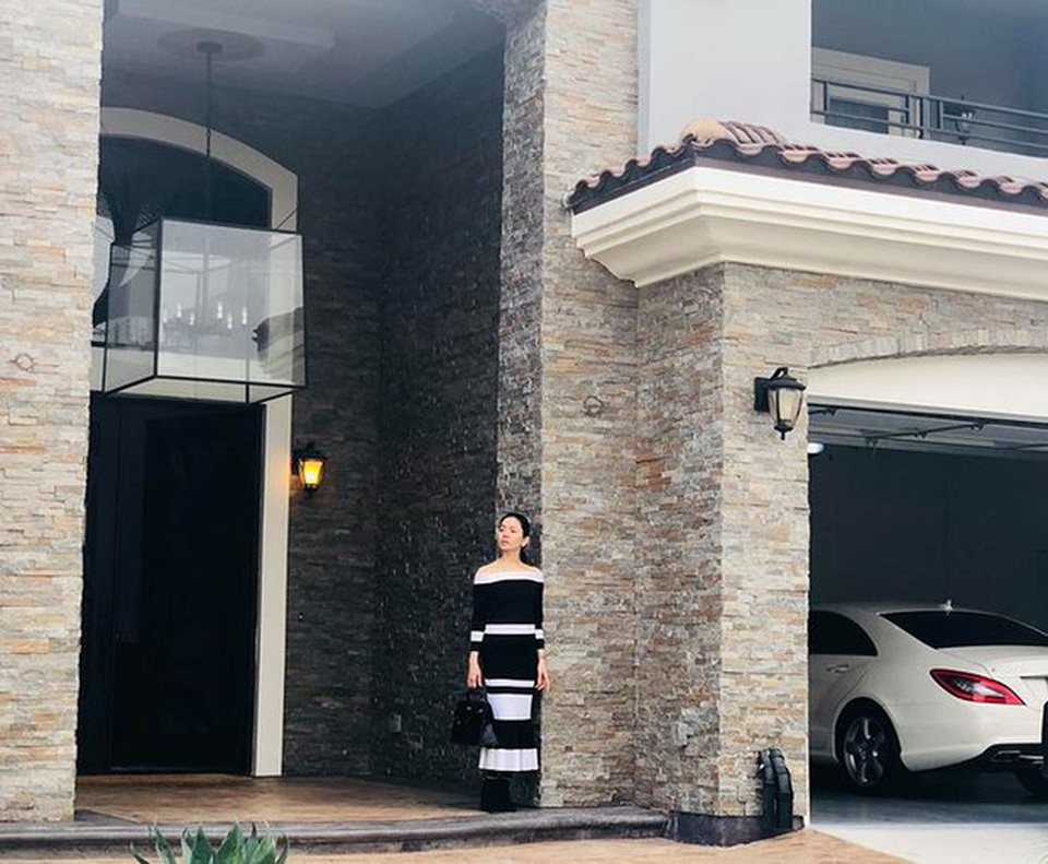 Lệ Quyên tậu luôn biệt thự khủng hậu ly hôn chồng đại gia - 3 Lệ Quyên tậu luôn biệt thự khủng hậu ly hôn chồng đại gia - 3