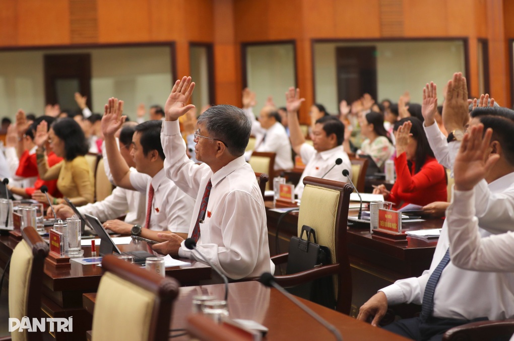 HĐND TPHCM triệu tập kỳ họp chuyên đề bàn công tác nhân sự - 1 HĐND TPHCM triệu tập kỳ họp chuyên đề bàn công tác nhân sự - 1