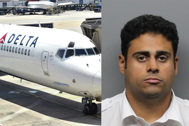 Máy bay vừa hạ cánh, đặc vụ ập vào còng tay cơ phó, hành khách ngỡ ngàng