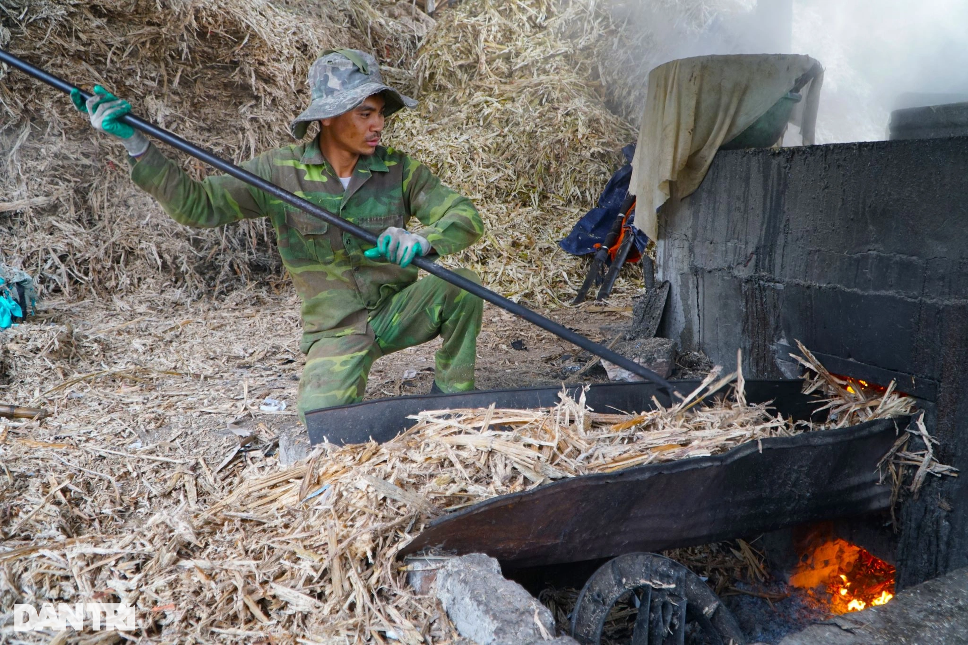 Giá nguyên liệu cao, người dân thủ phủ mật mía xứ Thanh lo thất thu vụ Tết - 1