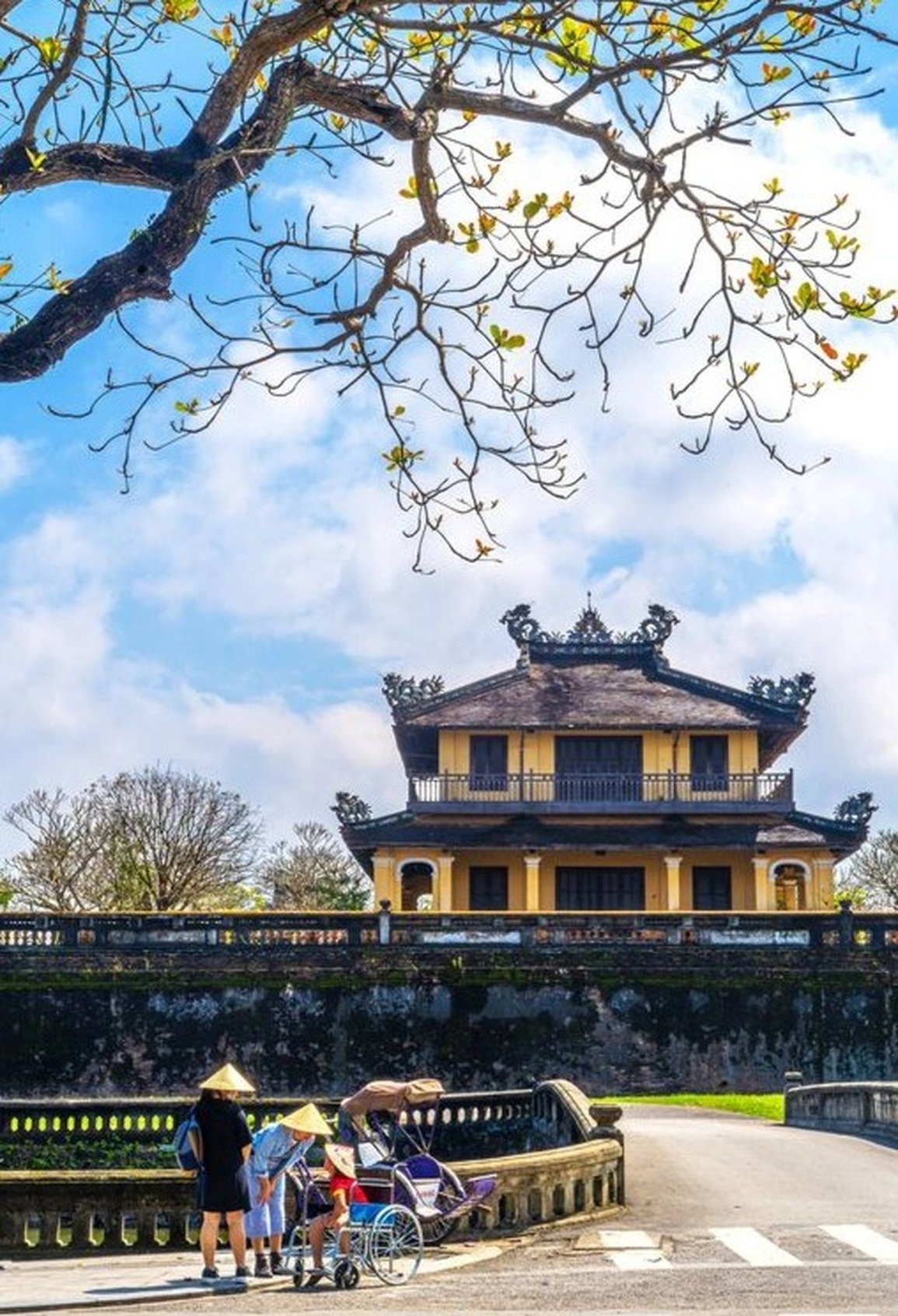Tết năm nay, Huế đón du khách đông gấp 3 lần năm trước - 4 Tết năm nay, Huế đón du khách đông gấp 3 lần năm trước - 4