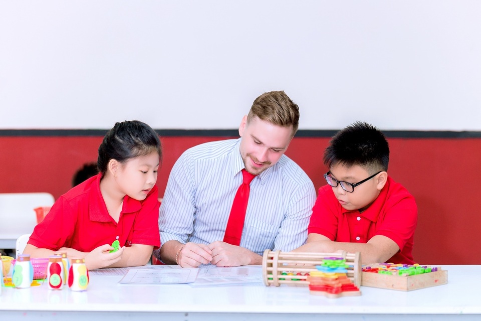 Giáo dục tiểu học: Nhồi kiến thức hay rèn tư duy? - 3 Giáo dục tiểu học: Nhồi kiến thức hay rèn tư duy? - 3